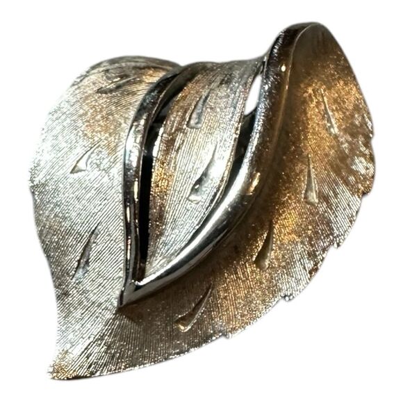 Vintage JJ Jonette stamped Brooch Pin Heart Silver Tone Leaf Textured Signed - Picture 5 of 7